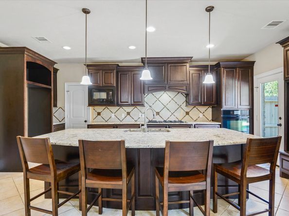 15811 Crestbrook Drive, Houston TX 77059