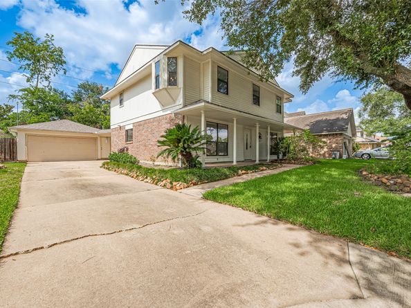 2307 Country Place Drive, Richmond TX 77406