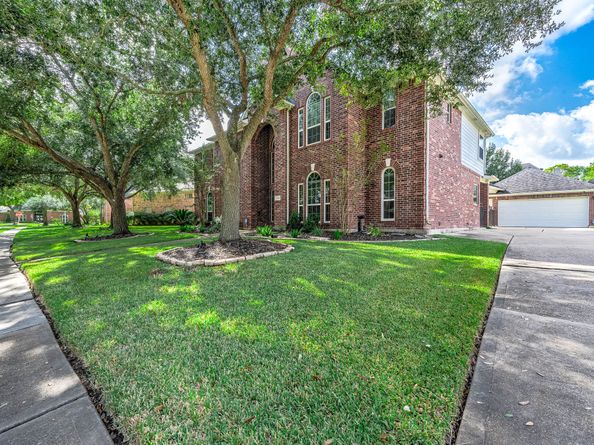 2111 S Pecan Trail Drive, Richmond TX 77406