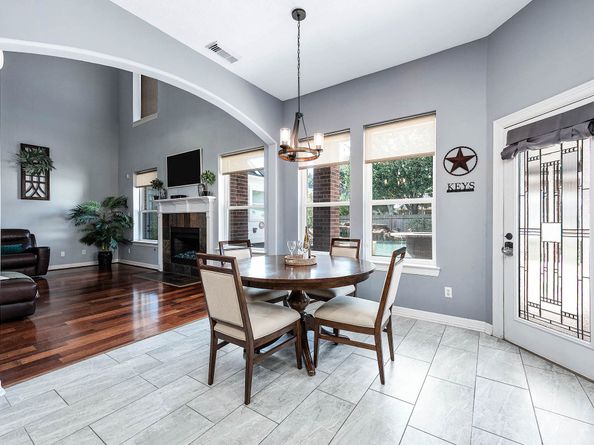 2111 S Pecan Trail Drive, Richmond TX 77406