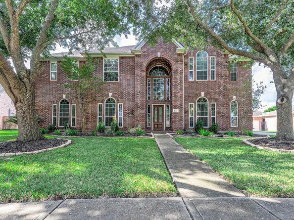 2111 S Pecan Trail Drive, Richmond TX 77406