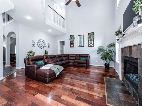 2111 S Pecan Trail Drive, Richmond TX 77406