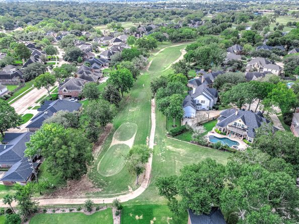 2111 S Pecan Trail Drive, Richmond TX 77406