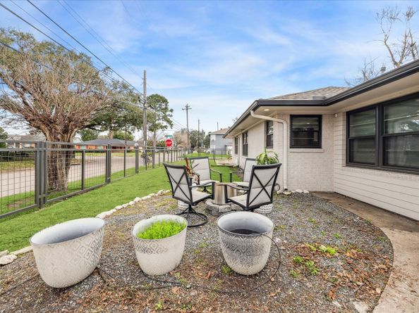 1003 E 14th Street, Houston TX 77009