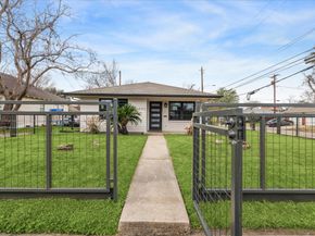 1003 E 14th Street, Houston TX 77009