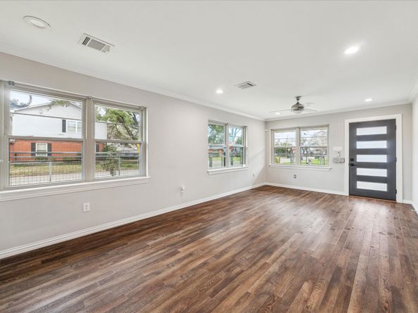 1003 E 14th Street, Houston TX 77009