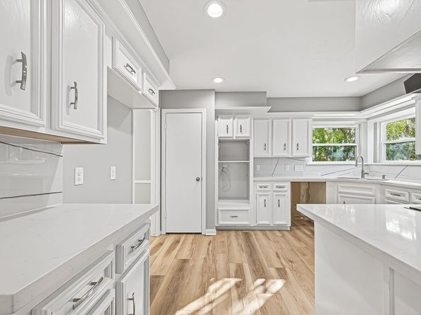 11906 Moorcreek Drive, Houston TX 77070