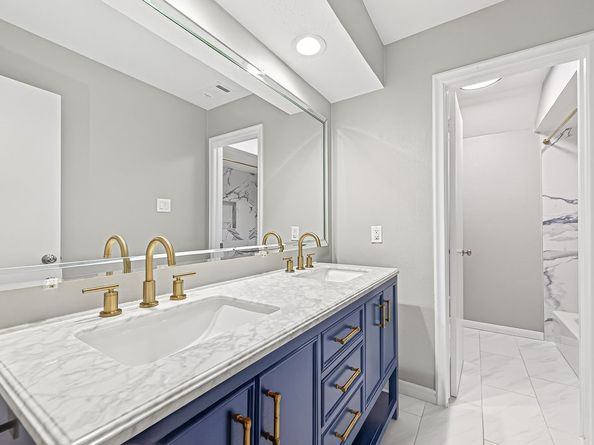 11906 Moorcreek Drive, Houston TX 77070