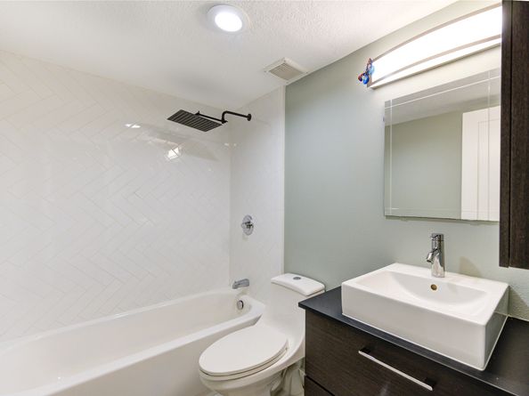 3224 Timmons Lane 155, Houston TX 77027