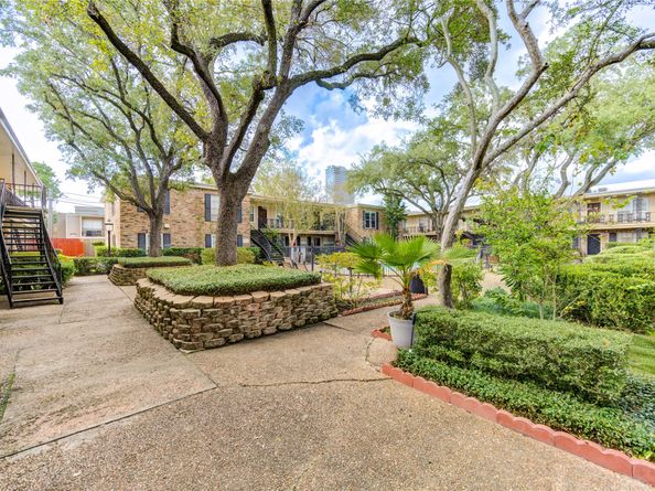 3224 Timmons Lane 155, Houston TX 77027