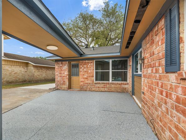 9806 Sagebark Drive, Houston TX 77089