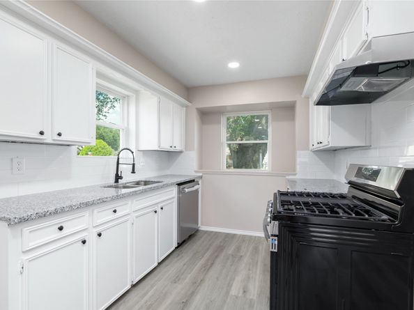 9806 Sagebark Drive, Houston TX 77089