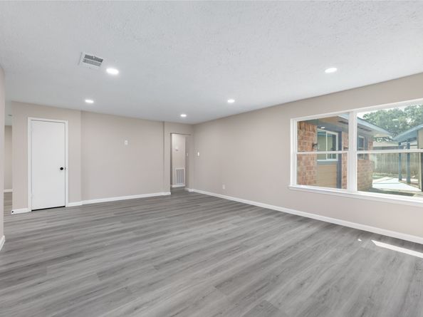 9806 Sagebark Drive, Houston TX 77089