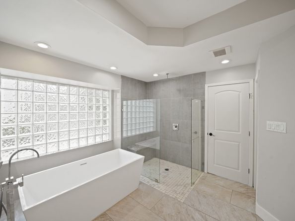 5135 Loch Lomond Drive, Houston TX 77096