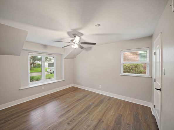 5135 Loch Lomond Drive, Houston TX 77096