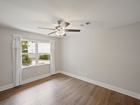 5135 Loch Lomond Drive, Houston TX 77096