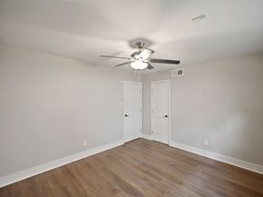 5135 Loch Lomond Drive, Houston TX 77096