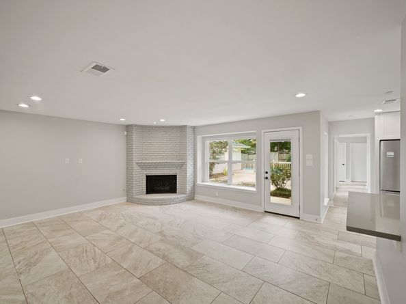 5135 Loch Lomond Drive, Houston TX 77096