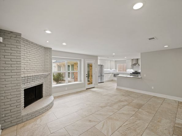 5135 Loch Lomond Drive, Houston TX 77096