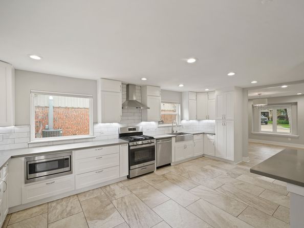 5135 Loch Lomond Drive, Houston TX 77096