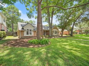 5135 Loch Lomond Drive, Houston TX 77096