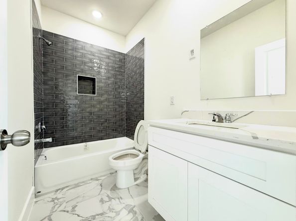 6715 Saint Augustine Street, Houston TX 77021