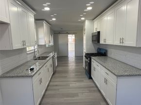 5615 Greylog Drive, Houston TX 77048