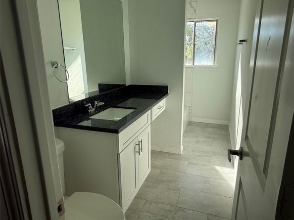 5615 Greylog Drive, Houston TX 77048