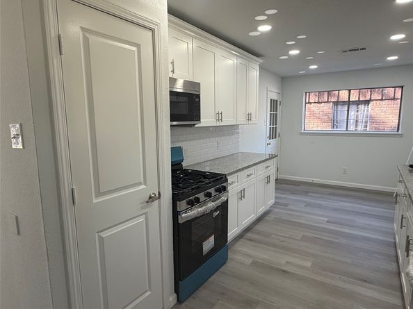 5615 Greylog Drive, Houston TX 77048