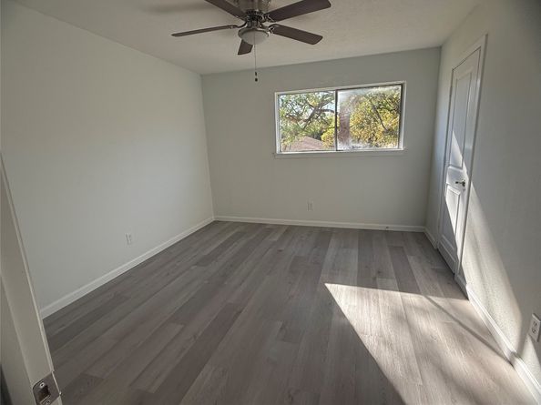 5615 Greylog Drive, Houston TX 77048