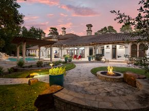 15 Estancia Place, The Woodlands TX 77389