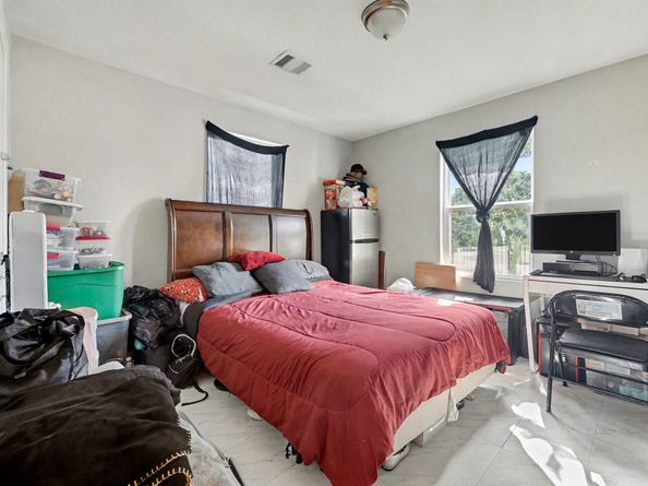 4421 Caplin Street, Houston TX 77026