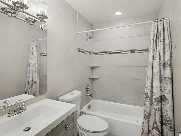 4421 Caplin Street, Houston TX 77026