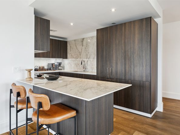 1701 Hermann Drive 23B, Houston TX 77004