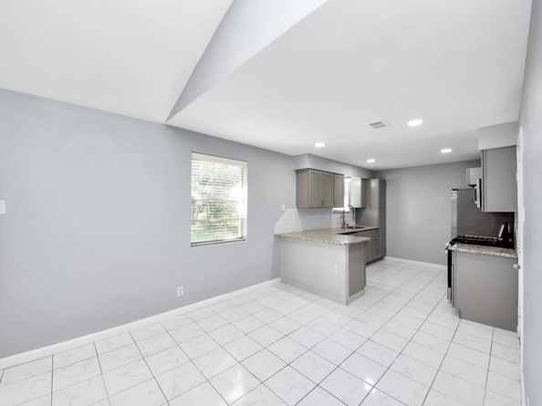 6031 Dellfern Drive, Houston TX 77035