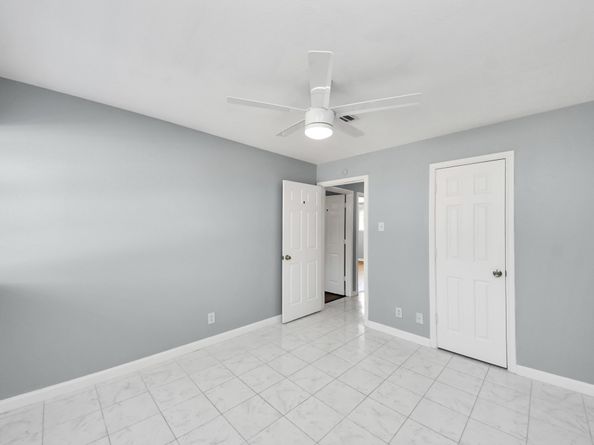 6031 Dellfern Drive, Houston TX 77035