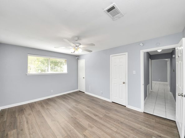 6031 Dellfern Drive, Houston TX 77035