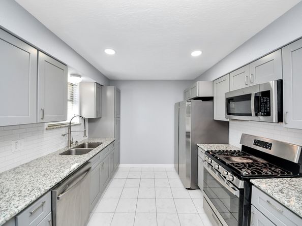 6031 Dellfern Drive, Houston TX 77035