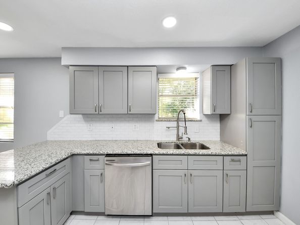 6031 Dellfern Drive, Houston TX 77035