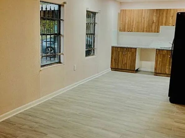 7339 Mountbatten Road, Houston TX 77033