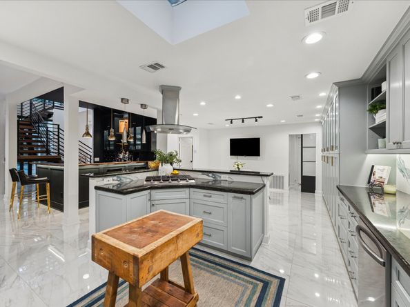 45 Patti Lynn Lane, Houston TX 77024