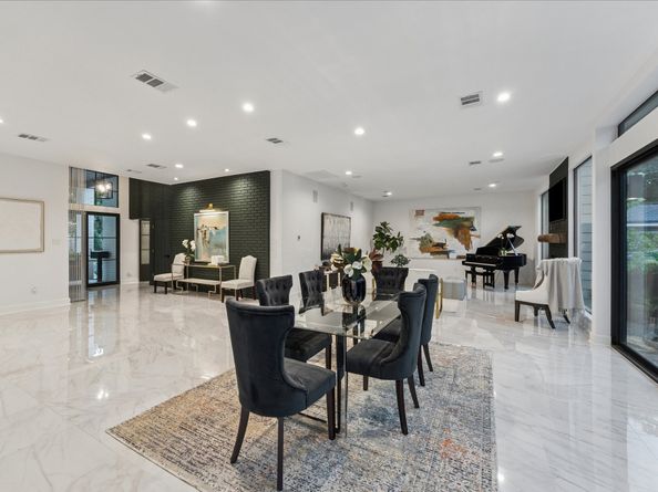 45 Patti Lynn Lane, Houston TX 77024