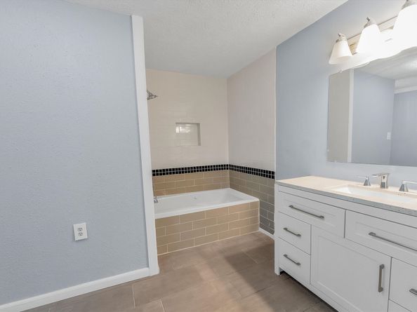 4221 E Toliver Street, Houston TX 77016