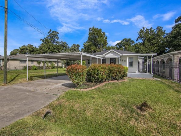 4221 E Toliver Street, Houston TX 77016