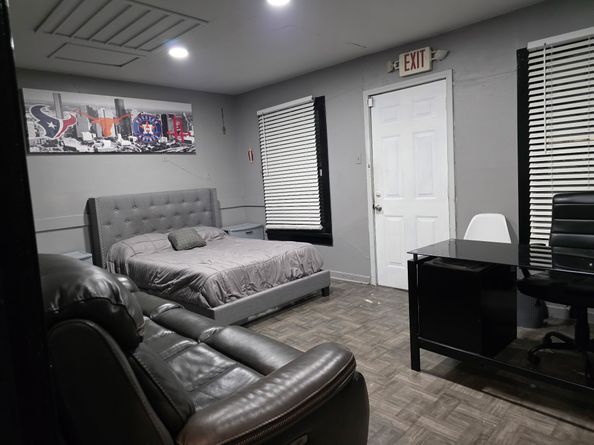 8850 Howard Drive, Houston TX 77017