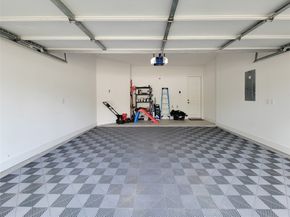 5019 Creekmont Drive, Houston TX 77091