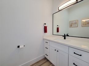 5019 Creekmont Drive, Houston TX 77091