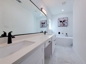 5019 Creekmont Drive, Houston TX 77091