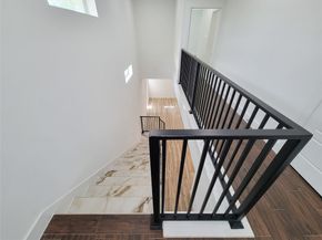 5019 Creekmont Drive, Houston TX 77091