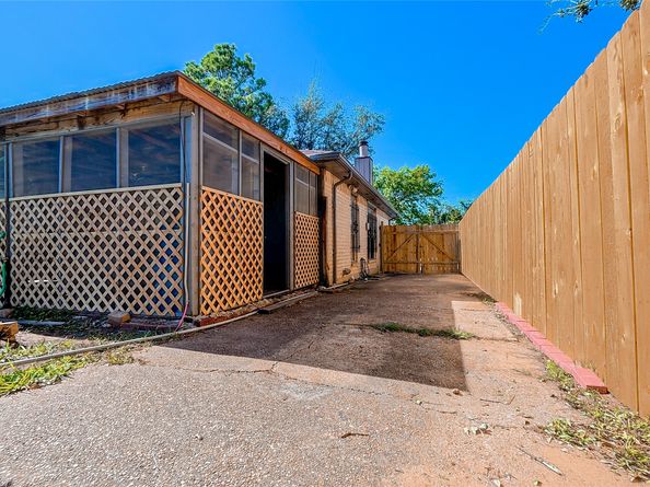 9519 Wellsworth Drive, Houston TX 77083